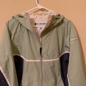 Women’s Columbia rain jacket
